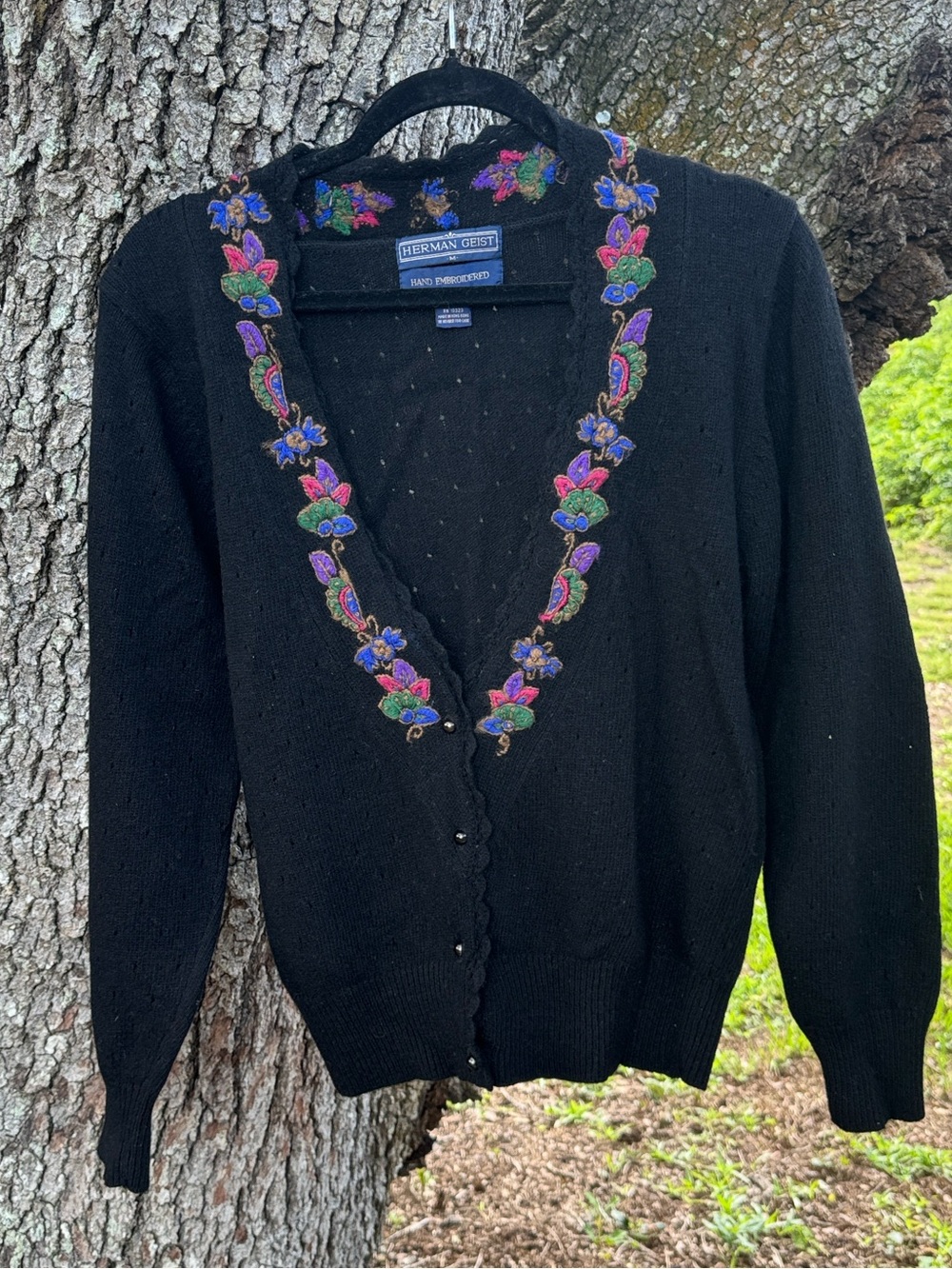 Vtg.80s Herman Geist Handmade lambswool black sweater with floral embroidery.M